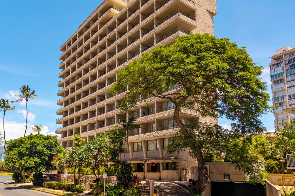 Wayfinder Waikiki image 11