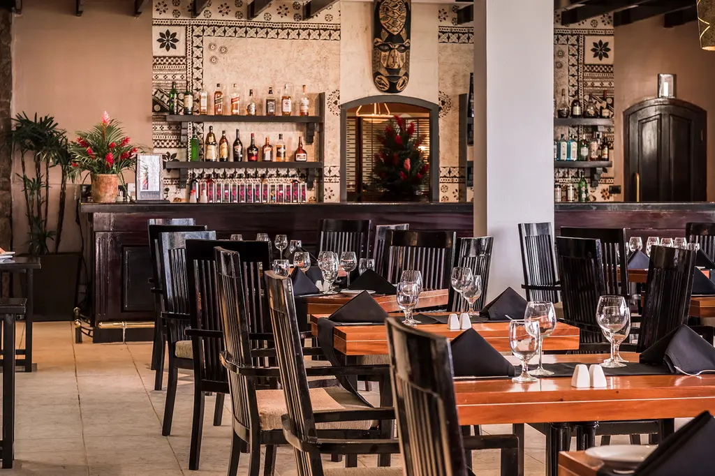 Warwick Fiji image 5