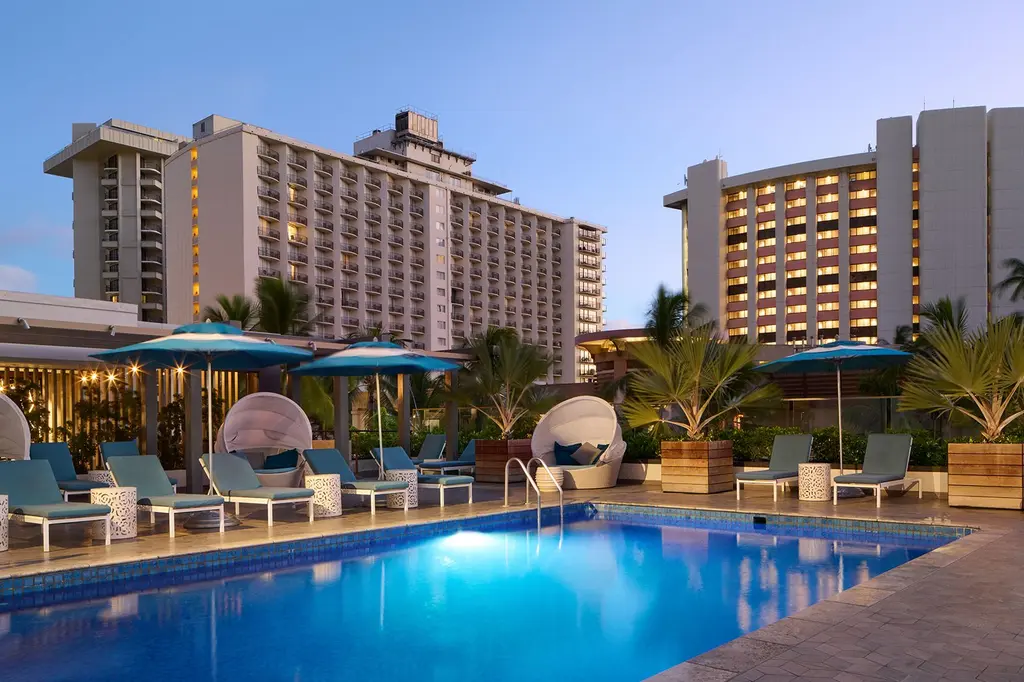 OUTRIGGER Waikiki Beachcomber Hotel image 2