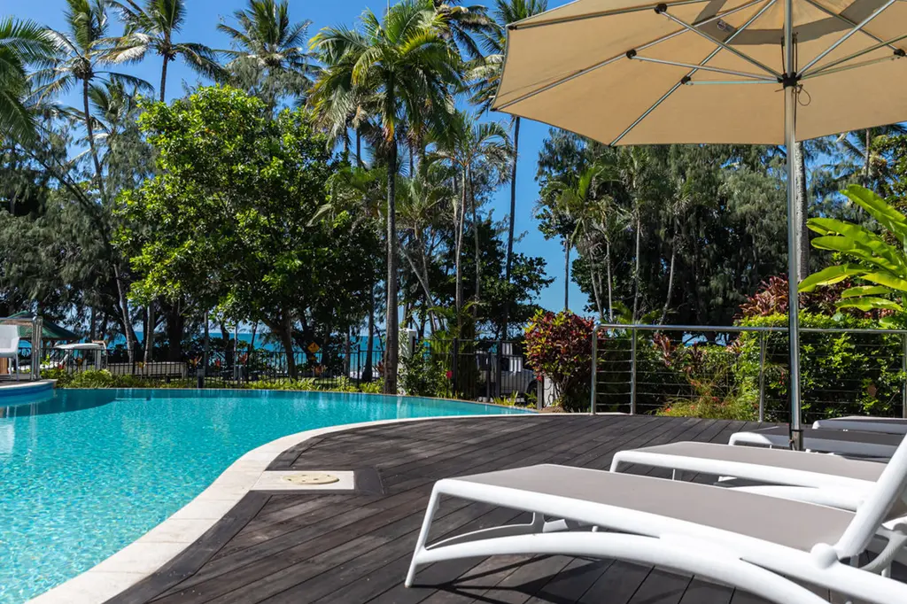 Beaches Port Douglas image 11