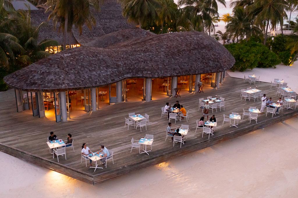Outrigger Maldives Maafushivaru Resort image 9
