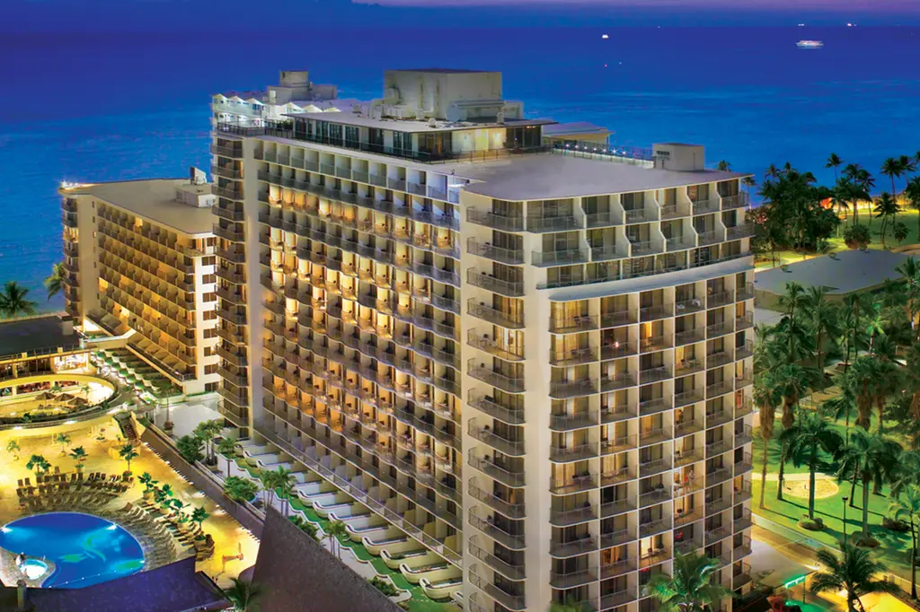OUTRIGGER Reef Waikiki Beach Resort image 8