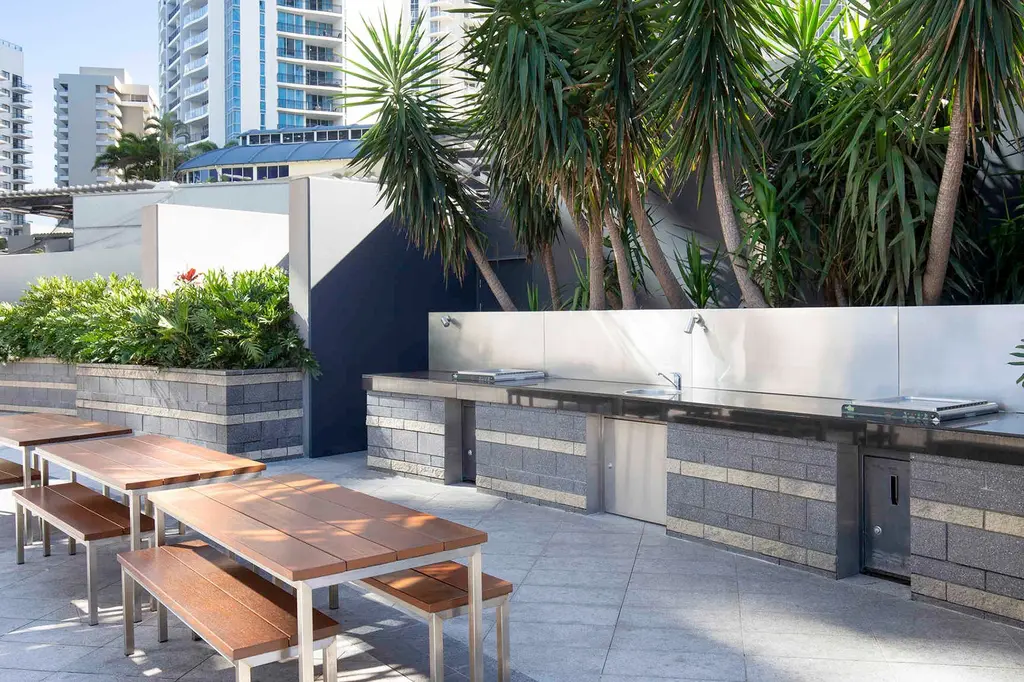 Mantra Circle on Cavill Surfers Paradise image 11