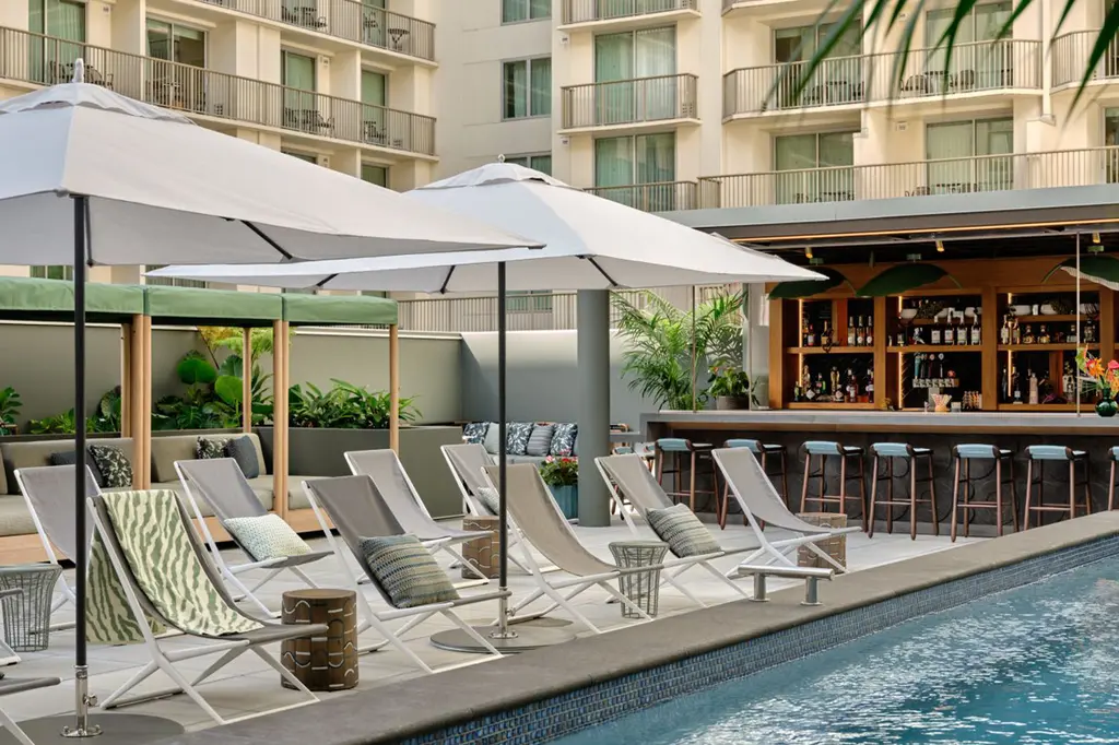 Romer House Waikiki image 1